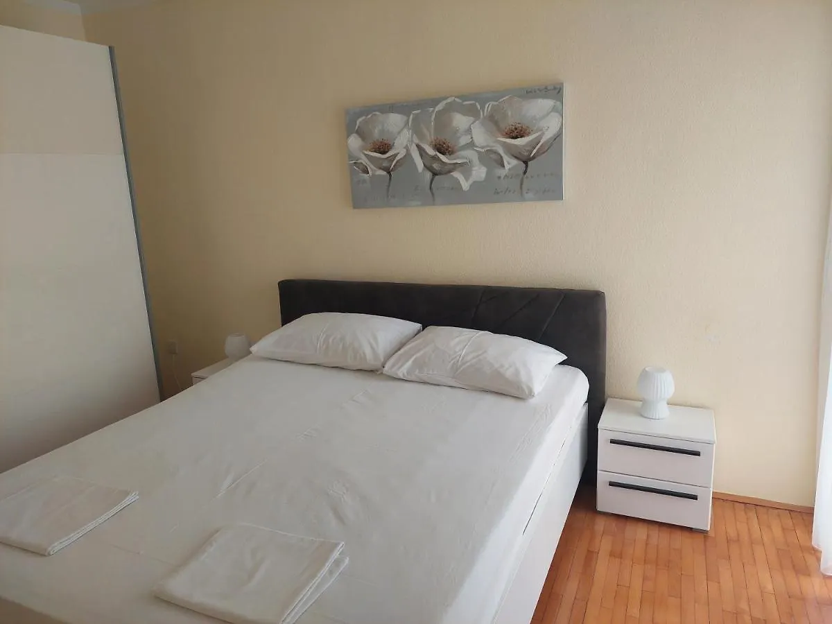 Apartments Gojka Miocevic Biograd Na Moru