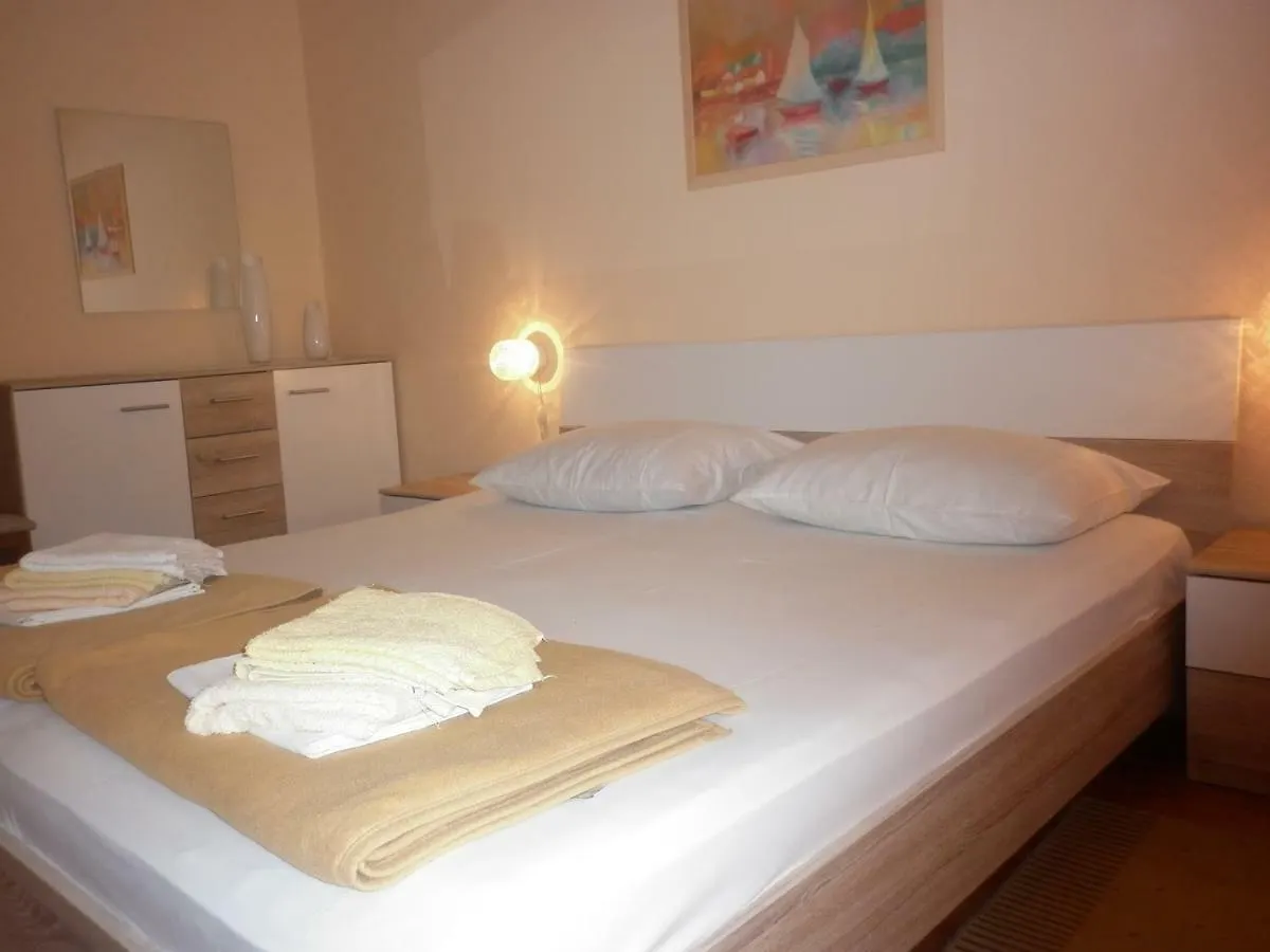 Apartments Gojka Miocevic Biograd Na Moru